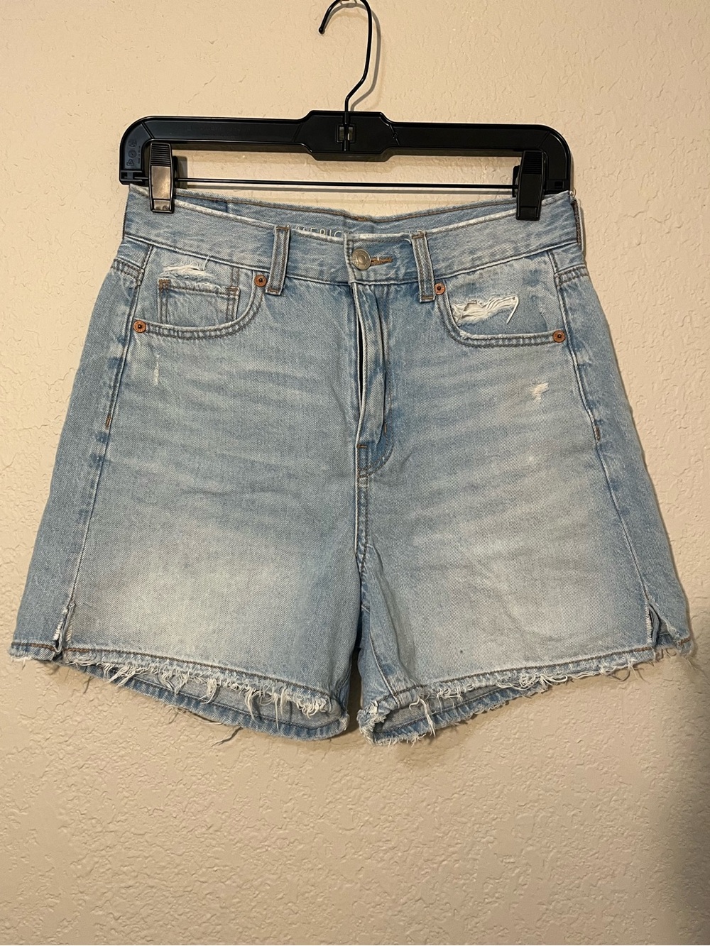 American Eagle Women’s Light Wash Denim Shorts
